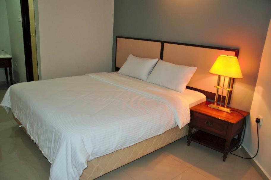Senrose Hotel Kuantan Bagian luar foto